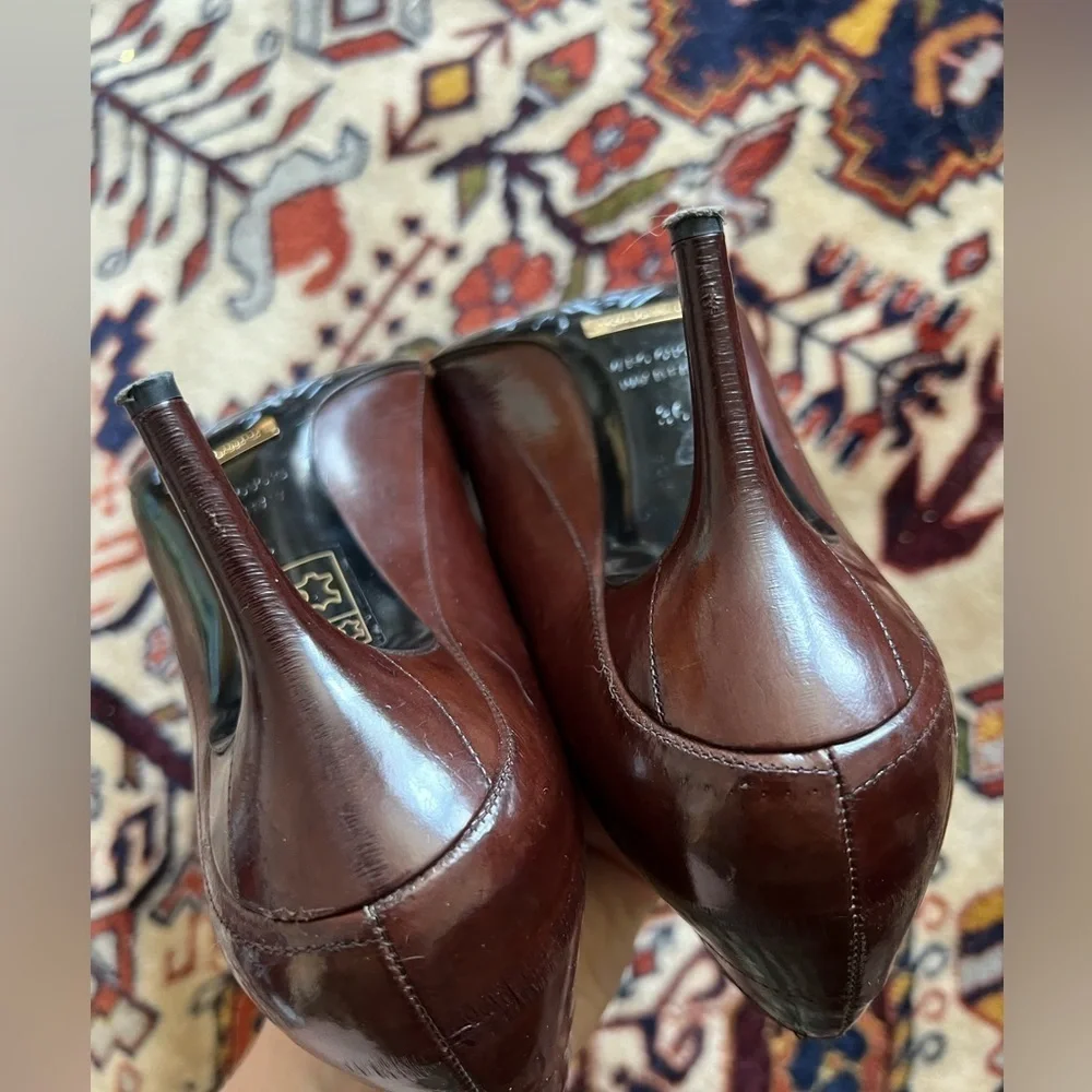 Dolce & Gabbana Vintage Brown Eel Pumps, size 36 - Picture 4 of 9